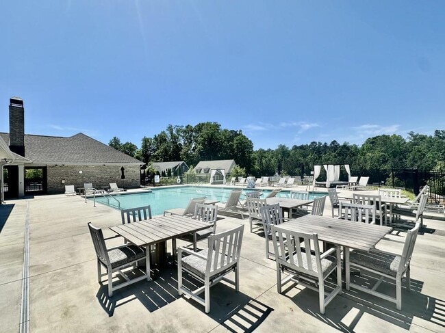 Foto del edificio - 9650 Liberty Hill Dr