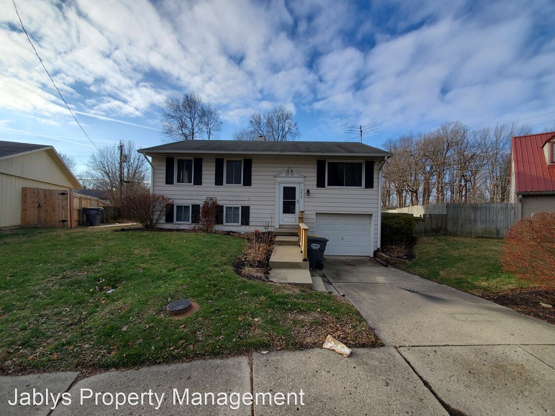 Primary Photo - 3 br, 1.5 bath House - 2419 W Tamarack Place
