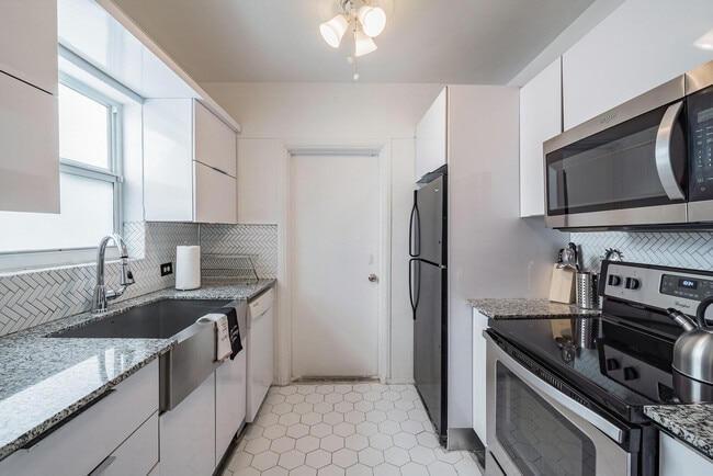 Building Photo - 1016-1042 NW 42nd St