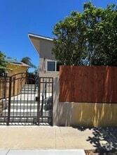 Building Photo - 2712 Elrose Dr