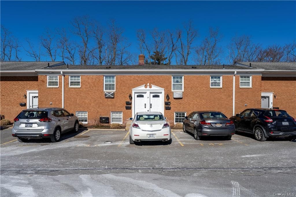 Primary Photo - 18 Alpine Dr