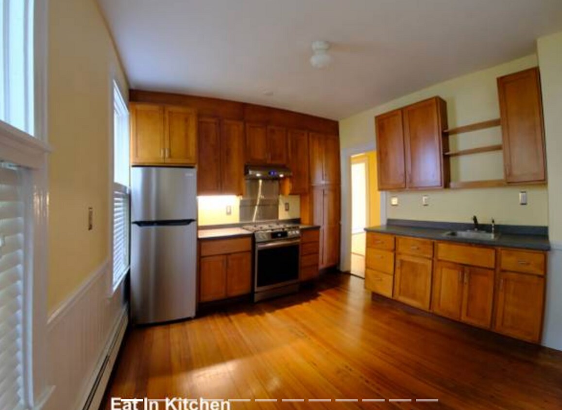 Primary Photo - 3 Oakdale St