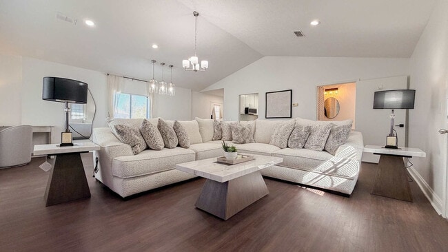 Building Photo - 300 W 23rd Pl