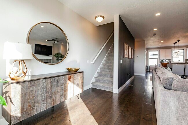 Building Photo - 10414 S Sage Canal Way