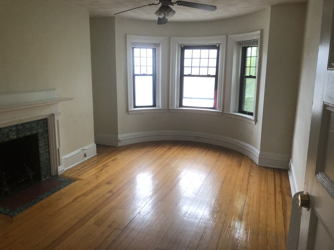 533 Newbury St, Boston, MA 02215 Apartments in Boston, MA