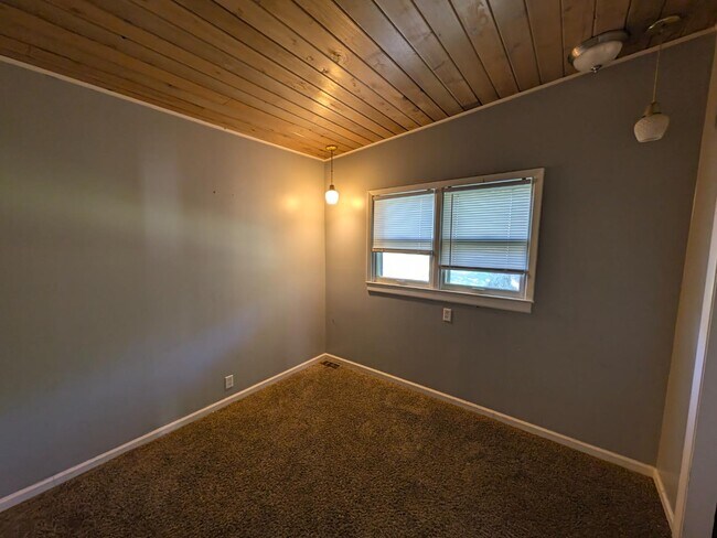 Foto del edificio - 56445 Eastlea Dr
