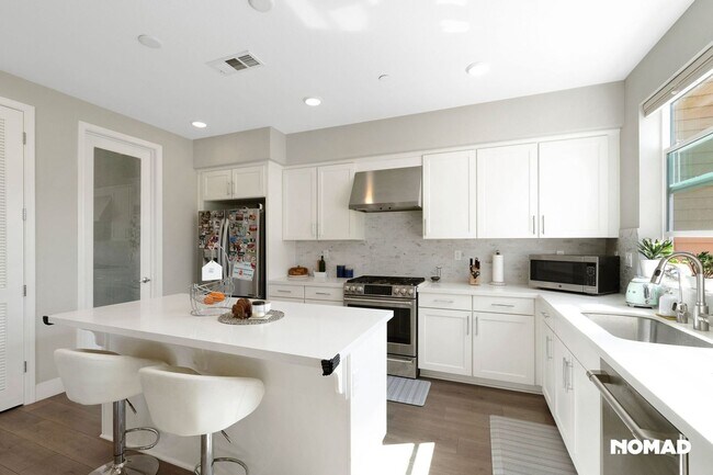 Foto del edificio - Charming 3BR 3.5 Bath Townhome in Sunnyvale