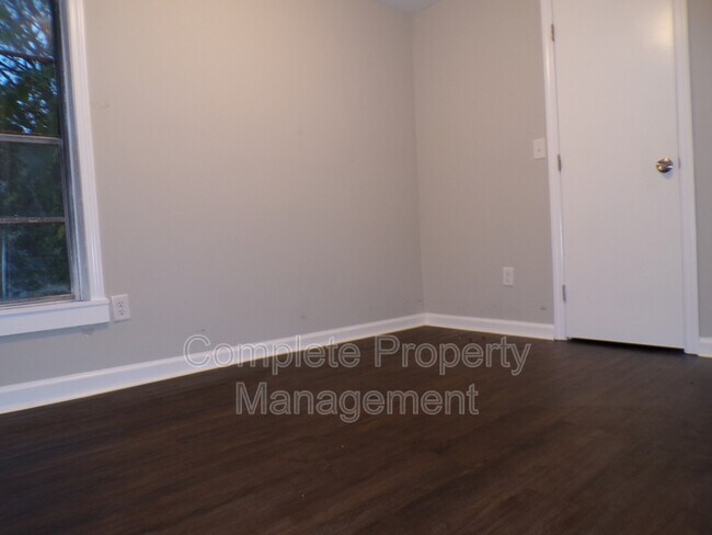 Building Photo - 4344 44th Ave N