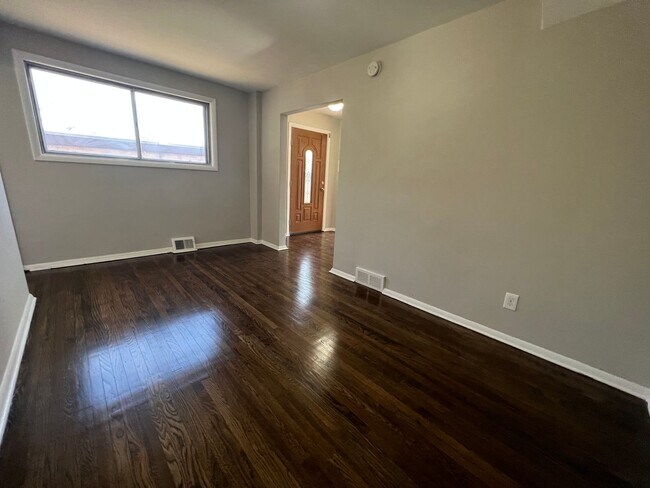 Foto del edificio - Newly Renovated 3 Bedroom 2.5 Bath in Have...