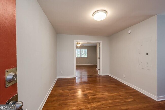 Building Photo - 880 St Charles Ave NE