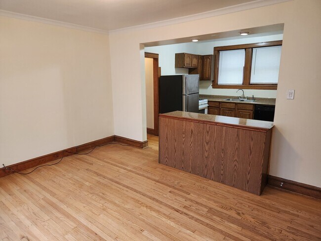Foto del edificio - 2336 W Waveland Ave
