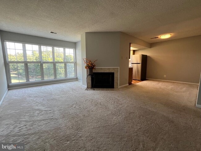 Building Photo - 12100 Greenway Ct