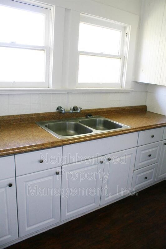 Building Photo - 721 E Vassar Ave