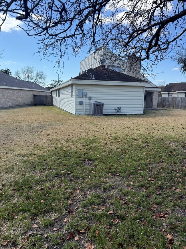 Foto del edificio - 6103 Linnhaven Dr