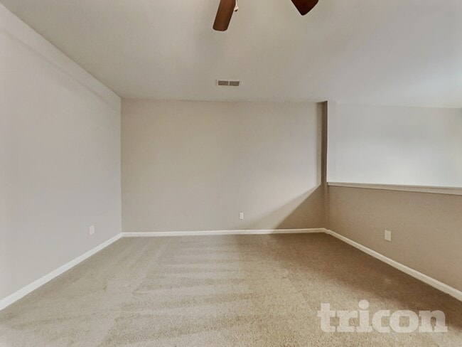 Foto del edificio - 121 Southwind Cir