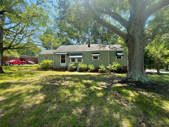 Building Photo - Adorable 3 Bedroom in Gibsonville