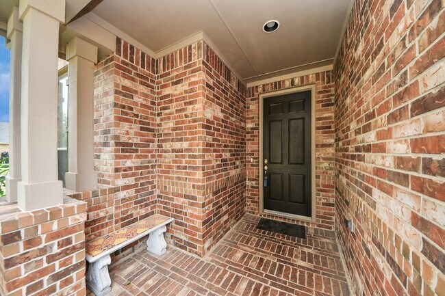 Foto del edificio - 28226 Chalet Park Dr