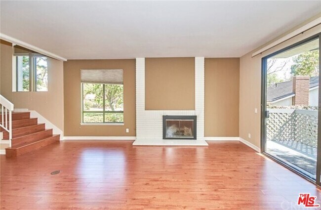 Foto del edificio - 2441 N North Creek Ln