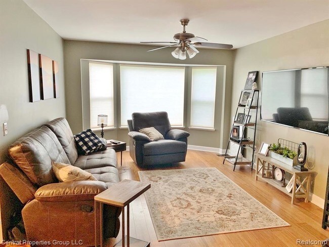 Foto del edificio - 45000 Bayview Dr