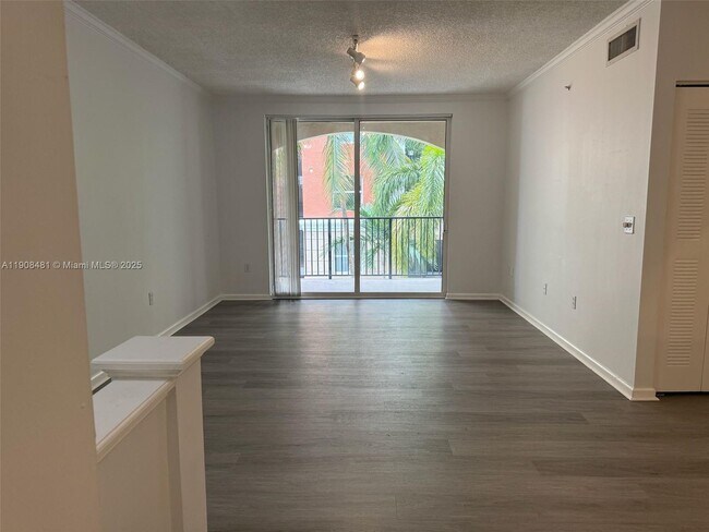 Foto del edificio - 17100 N Bay Rd