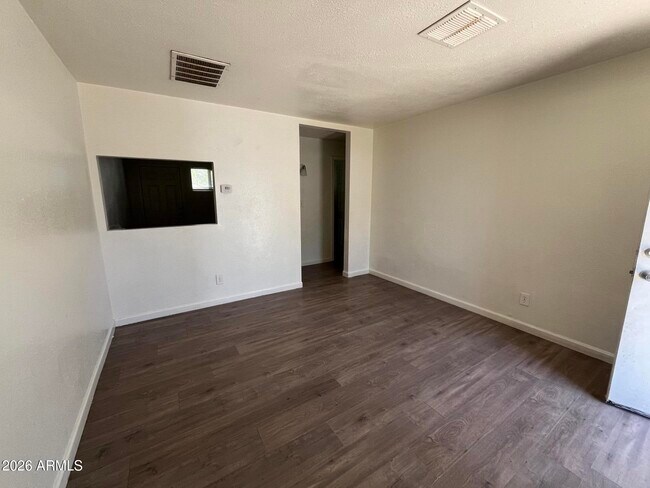 Foto del edificio - 375 N Nevada St