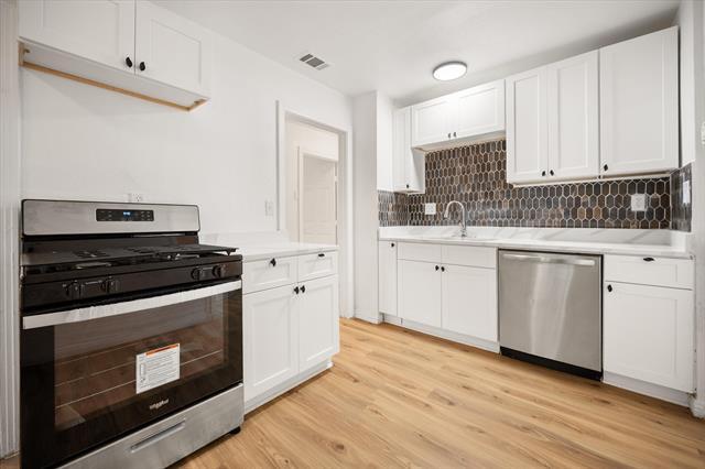 Building Photo - 1417 Hamsted St