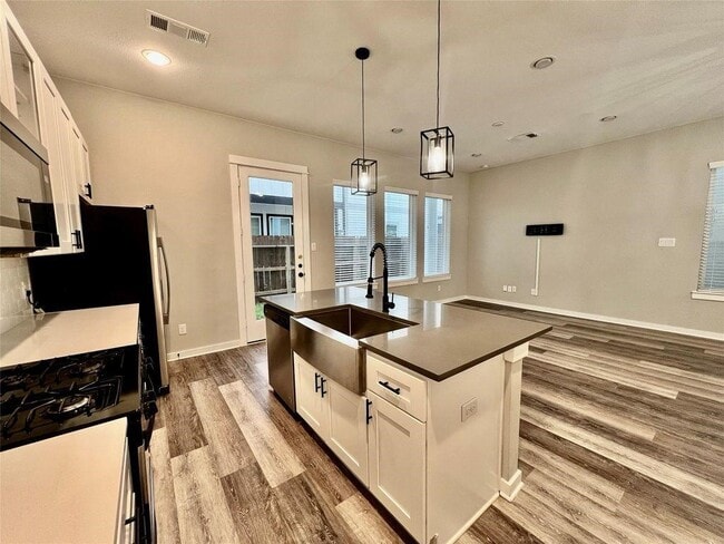 Building Photo - 6712 Parker Oaks Ln