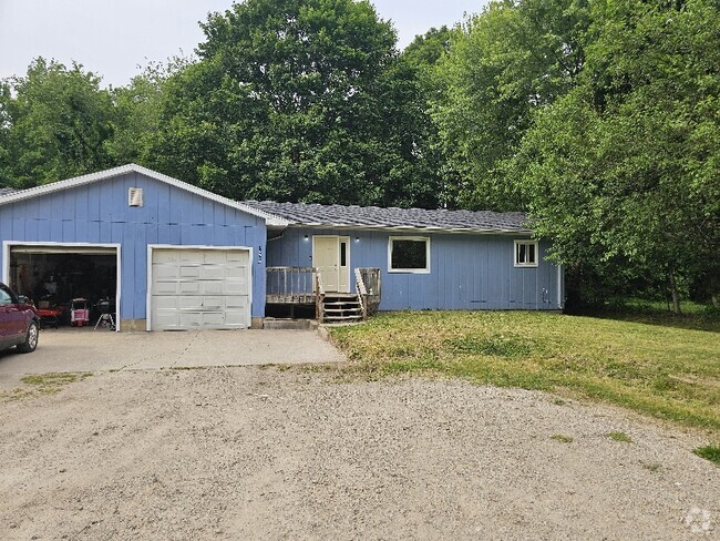 Building Photo - 7695 Elm St