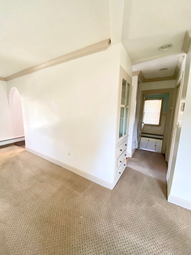 Building Photo - 178 Main St