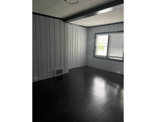 Foto del edificio - 254 N Main St