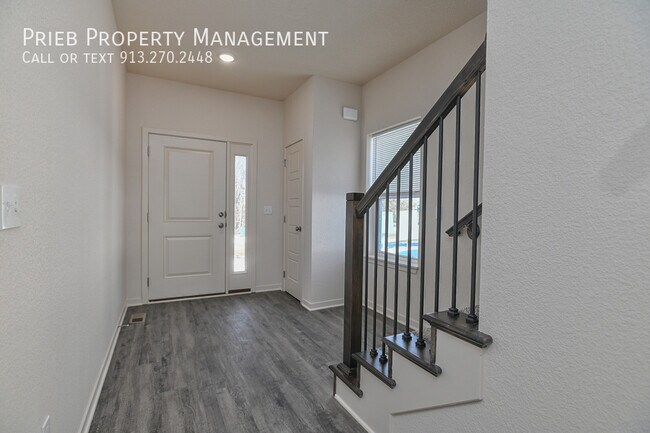 Foto del edificio - 10320 Farrow Ave