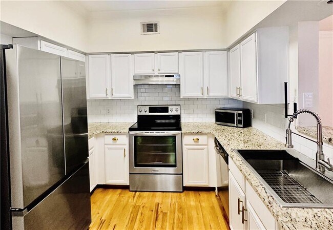 Foto del edificio - 3777 Peachtree Rd NE