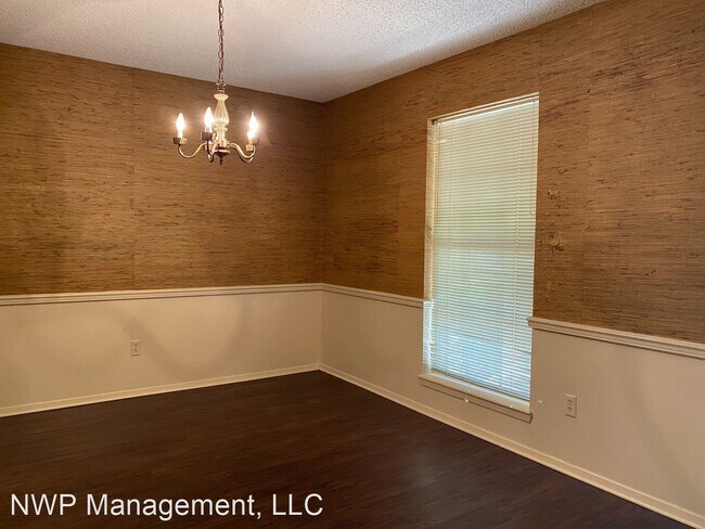Building Photo - 3 br, 2 bath House - 805 Spring Creek