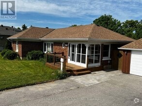 Building Photo - 105 Bayview Dr