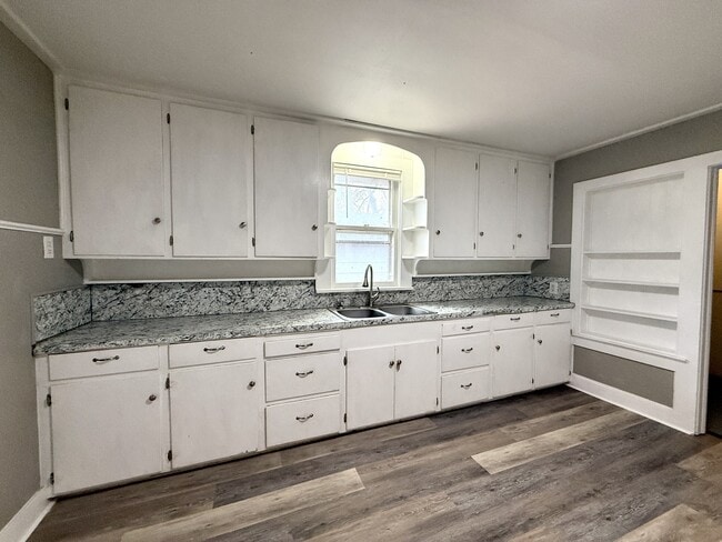 Building Photo - 620 C St SE