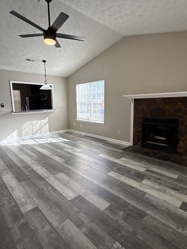 Building Photo - 105 Fruitwood Trce