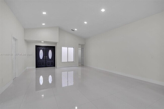 Foto del edificio - 803 NW 133rd Ct