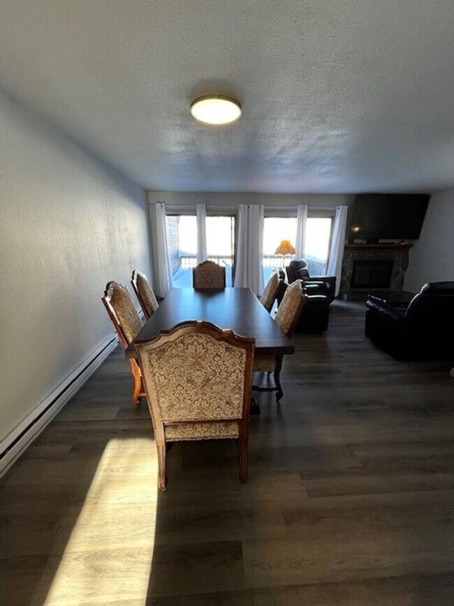 Foto del edificio - Winter Seasonal Rental- Lakeside Townhouses #3
