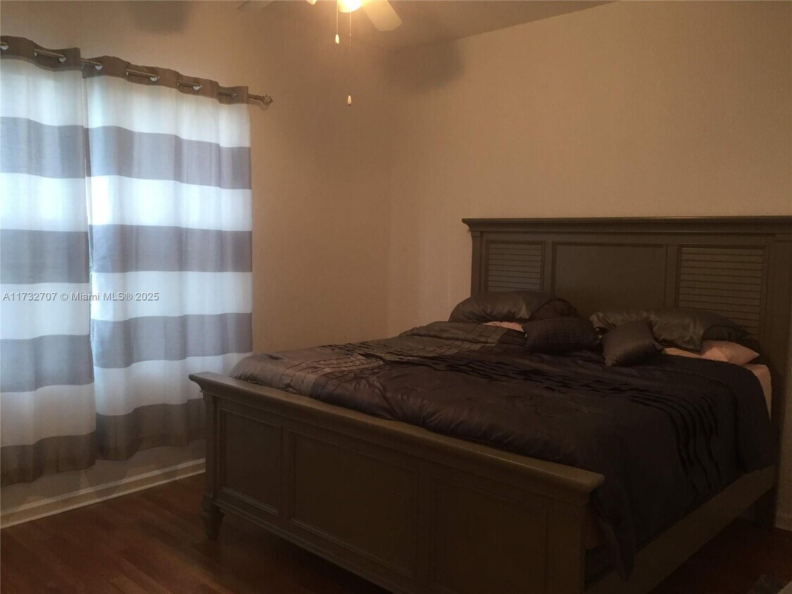 Foto principal - 1610 Presidential Way