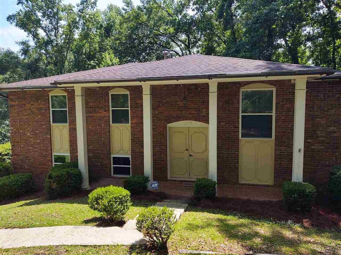 Foto principal - 1218 Lowry Dr