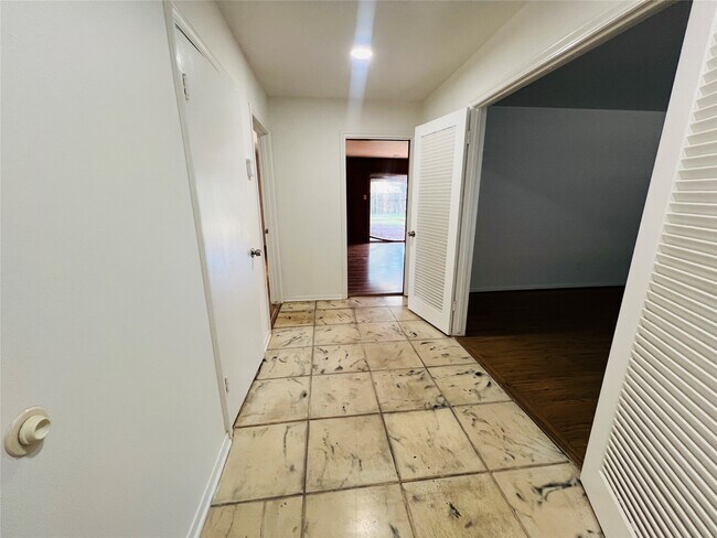 Foto del edificio - 5511 Willowbend Blvd