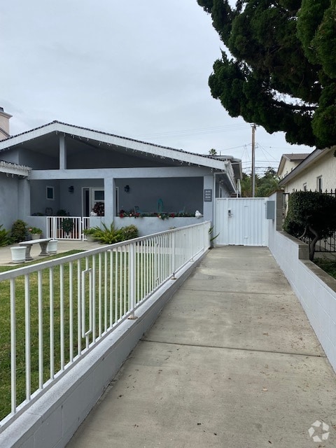 Building Photo - 2602 Apple Ave