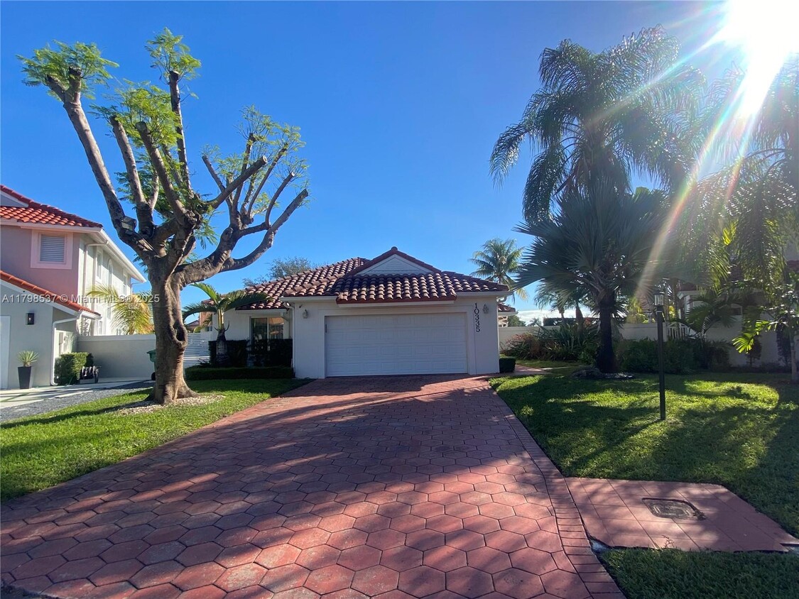 Foto principal - 10335 NW 46th St