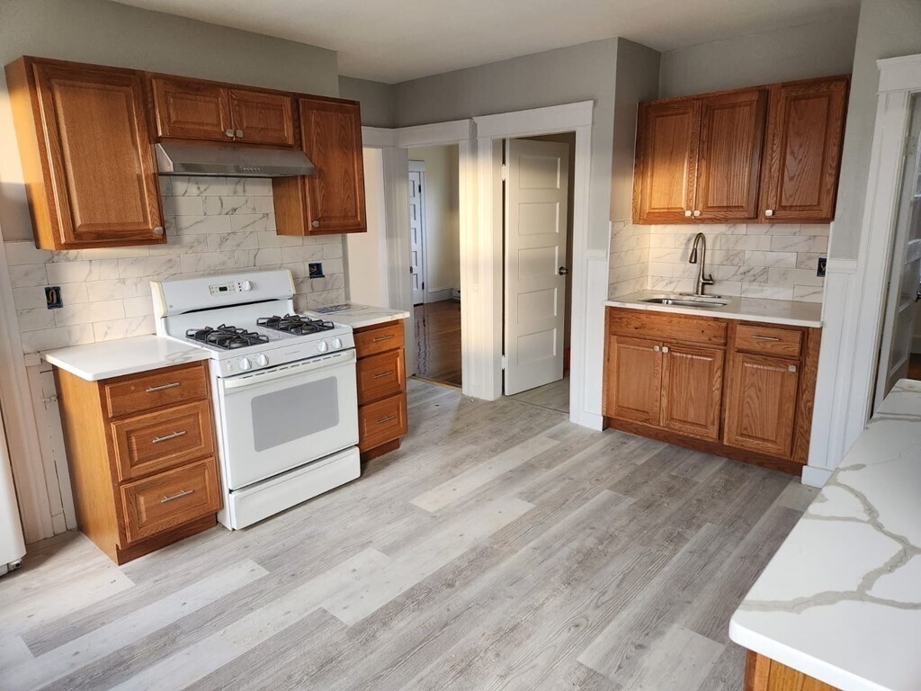 Primary Photo - 4 Watson Ave