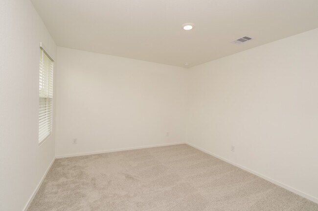 Building Photo - 7907 Meadow Cranesbill Ln