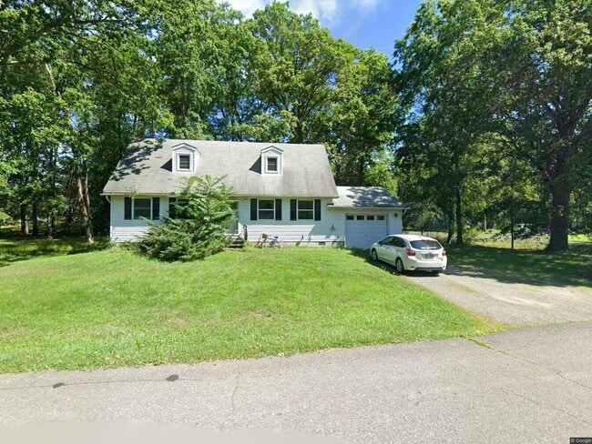 Building Photo - 13 Memorial Dr