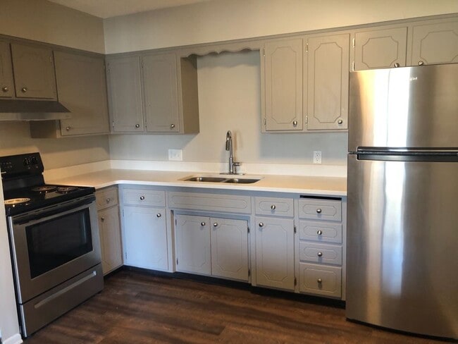 Building Photo - Lobb Field Apartments