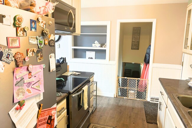 Building Photo - 3 Bed 2 Bath Home Available, Central Sioux Falls!