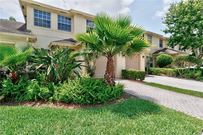 Building Photo - 9943 E Villa Cir