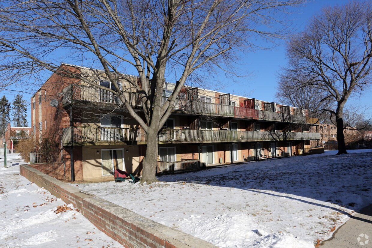 Building Photo - Laurene Gardens Condominiums